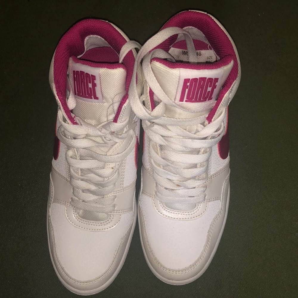 Women’s Nike shoes like New